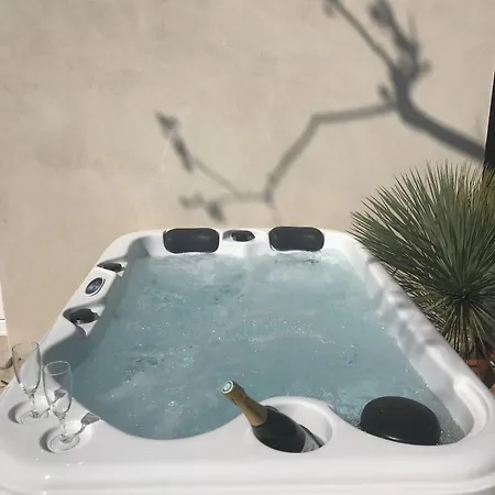 Les Mazets Et D'uzes Casa vacanze *