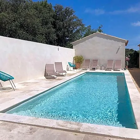 Les Mazets Et D'uzes Holiday home Arpaillargues-et-Aureillac