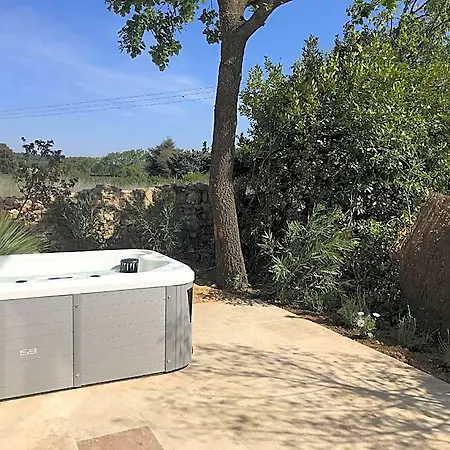 Les Mazets Et D'uzes Holiday home Arpaillargues-et-Aureillac