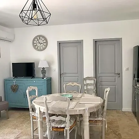 Les Mazets Et D'uzes * Arpaillargues-et-Aureillac